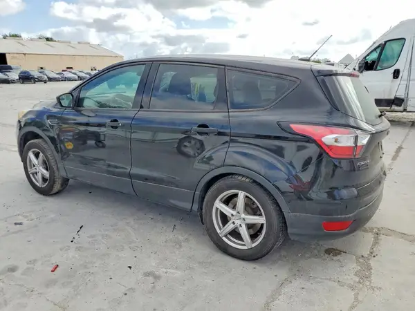1FMCU0F76HUD28268 2017 FORD ESCAPE - Image 2