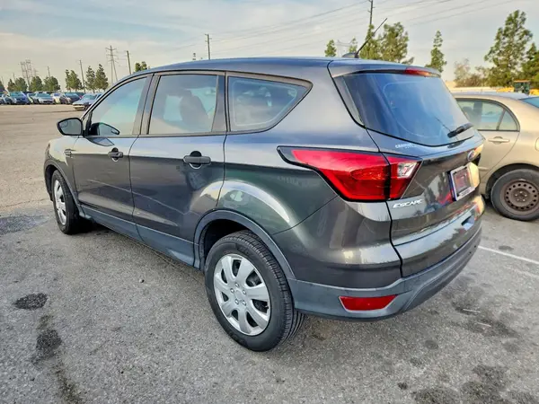 1FMCU0F76KUB62504 2019 FORD ESCAPE - Image 2
