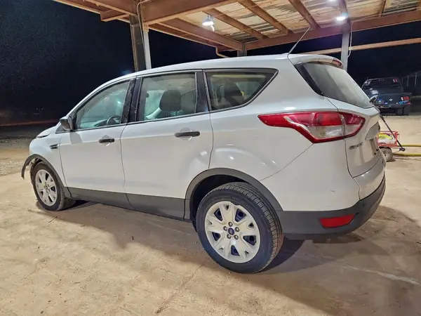 1FMCU0F77GUC05609 2016 FORD ESCAPE - Image 2