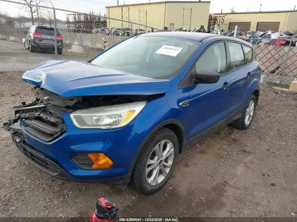 1FMCU0F77HUA46205 2017 FORD ESCAPE - Image 2