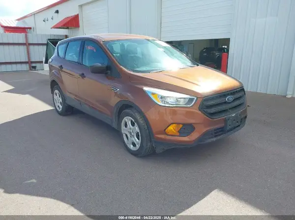 1FMCU0F77HUA68074 2017 FORD ESCAPE - Image 1