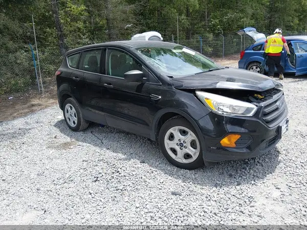 1FMCU0F77HUC31032 2017 FORD ESCAPE - Image 1
