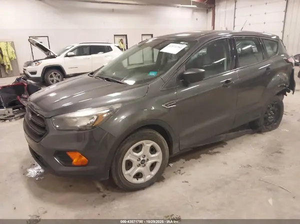 1FMCU0F77JUA53676 2018 FORD ESCAPE - Image 2