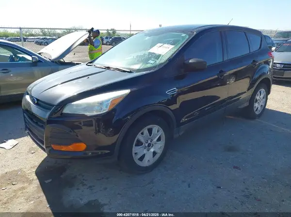 1FMCU0F78GUC10561 2016 FORD ESCAPE - Image 2
