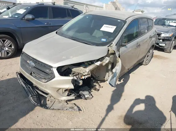 1FMCU0F78HUA22821 2017 FORD ESCAPE - Image 2