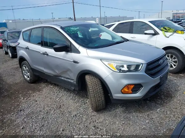 1FMCU0F78HUB39105 2017 FORD ESCAPE - Image 1