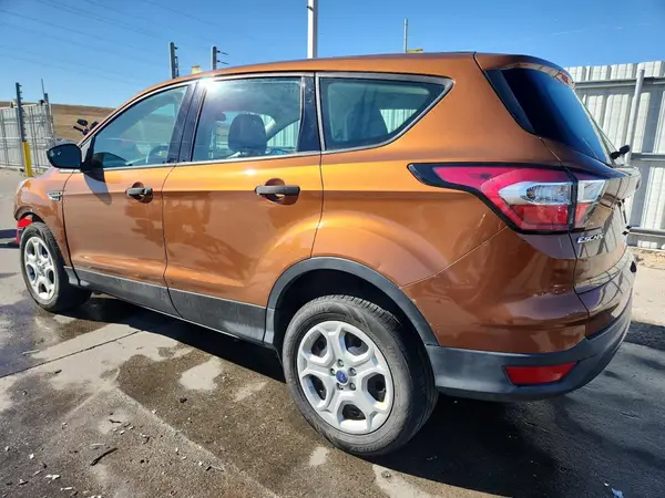 1FMCU0F78HUB65137 2017 FORD ESCAPE - Image 2