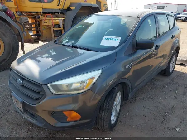 1FMCU0F78HUC00761 2017 FORD ESCAPE - Image 2