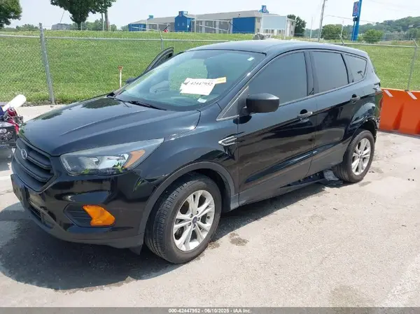 1FMCU0F78JUB60610 2018 FORD ESCAPE - Image 2