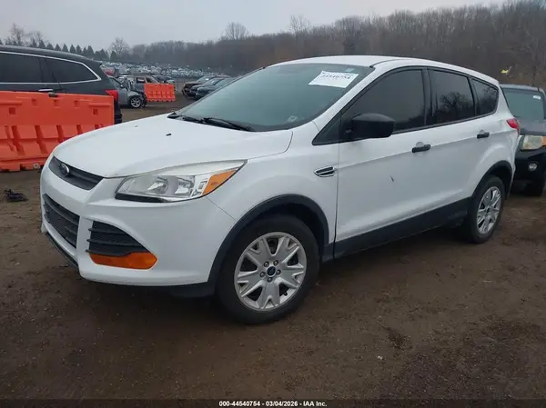 1FMCU0F79GUB33330 2016 FORD ESCAPE - Image 2