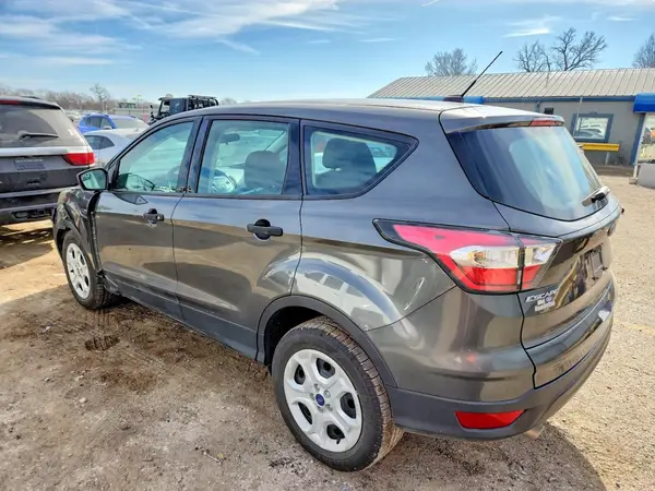 1FMCU0F79HUA50188 2017 FORD ESCAPE - Image 2