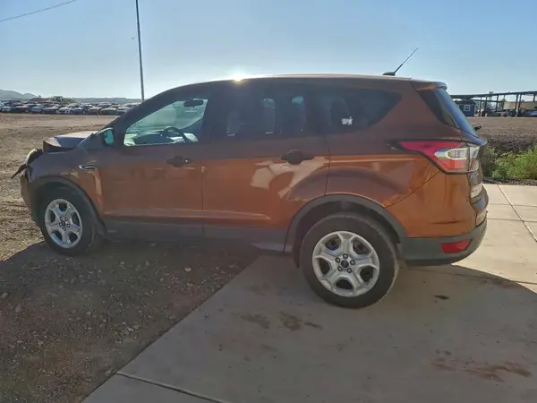 1FMCU0F79HUA68612 2017 FORD ESCAPE - Image 2