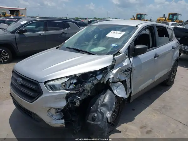 1FMCU0F79HUC00820 2017 FORD ESCAPE - Image 2