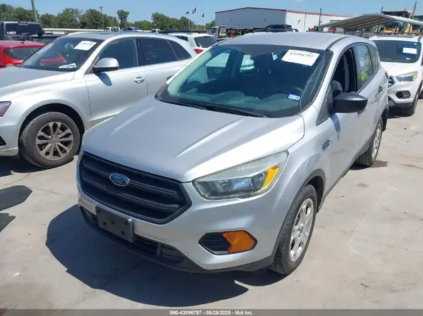 1FMCU0F79HUC11610 2017 FORD ESCAPE - Image 2