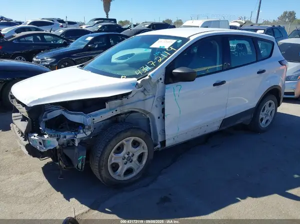 1FMCU0F79HUC60872 2017 FORD ESCAPE - Image 2