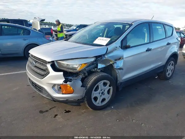 1FMCU0F79HUD72152 2017 FORD ESCAPE - Image 2