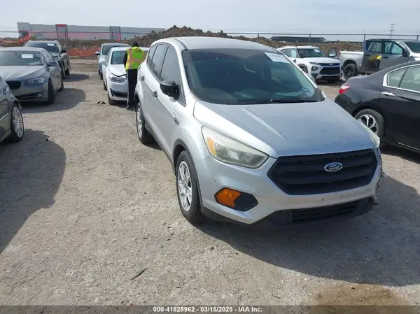 1FMCU0F79HUF02687 2017 FORD ESCAPE - Image 1