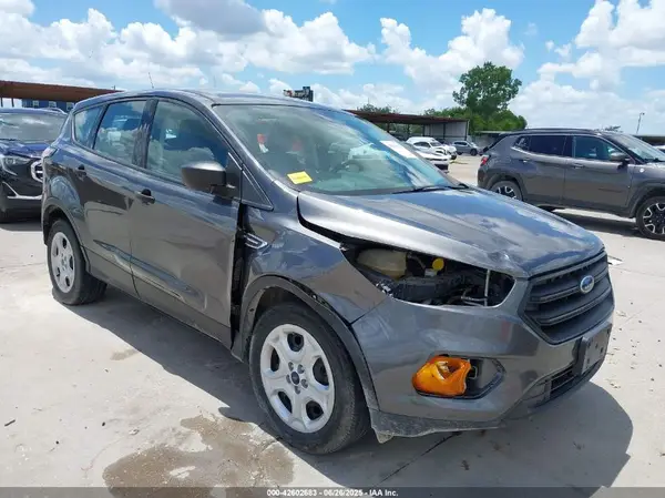 1FMCU0F79JUA48639 2018 FORD ESCAPE - Image 1