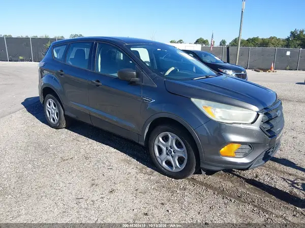 1FMCU0F7XHUA18446 2017 FORD ESCAPE - Image 1