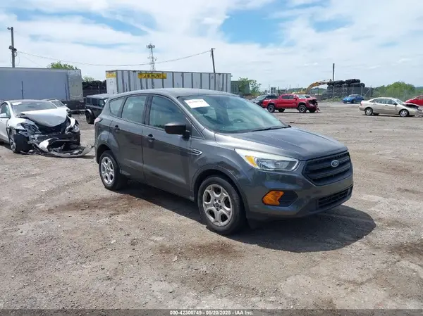 1FMCU0F7XHUD03356 2017 FORD ESCAPE - Image 1