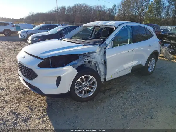 1FMCU0G60NUB83844 2022 FORD ESCAPE - Image 2