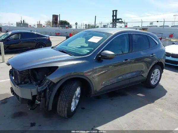 1FMCU0G61LUB70968 2020 FORD ESCAPE - Image 2