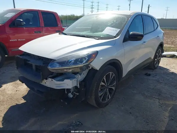 1FMCU0G61NUB56068 2022 FORD ESCAPE - Image 2