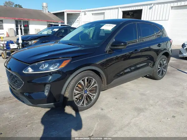 1FMCU0G61NUB63666 2022 FORD ESCAPE - Image 2