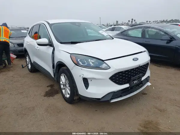 1FMCU0G62LUC72330 2020 FORD ESCAPE - Image 1