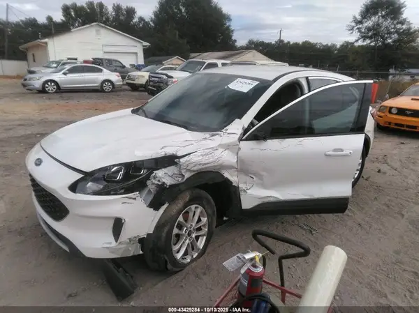 1FMCU0G65LUA67097 2020 FORD ESCAPE - Image 2