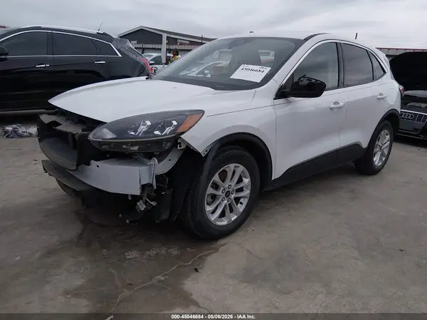 1FMCU0G65LUC18438 2020 FORD ESCAPE - Image 2