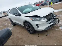 1FMCU0G65NUB43646 2022 FORD ESCAPE