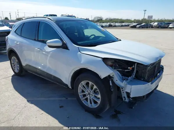 1FMCU0G66LUA31581 2020 FORD ESCAPE - Image 1