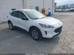 1FMCU0G67NUB00152 2022 FORD ESCAPE