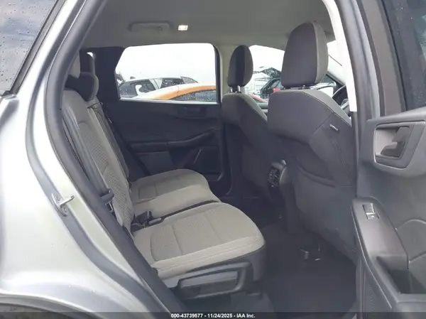 1FMCU0G67NUB21552 2022 FORD ESCAPE - Image 8
