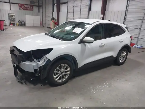 1FMCU0G69LUA32188 2020 FORD ESCAPE - Image 2