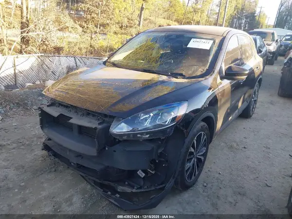 1FMCU0G69MUA00150 2021 FORD ESCAPE - Image 2