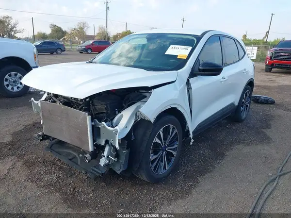 1FMCU0G69NUA89123 2022 FORD ESCAPE - Image 2