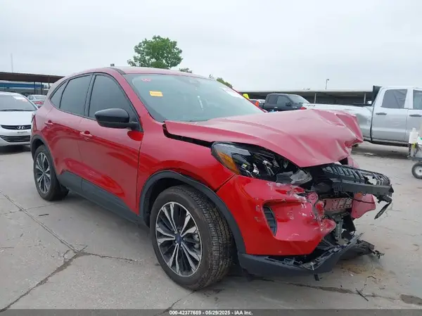 1FMCU0G69NUB38210 2022 FORD ESCAPE - Image 1