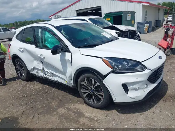 1FMCU0G69NUB93014 2022 FORD ESCAPE - Image 1