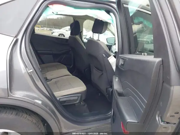 1FMCU0G6XNUA53988 2022 FORD ESCAPE - Image 8