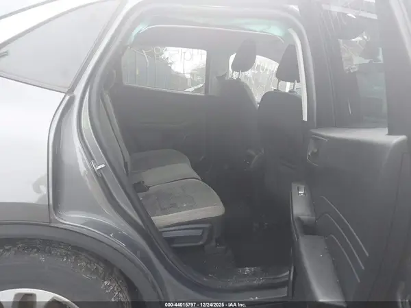 1FMCU0G6XNUA82701 2022 FORD ESCAPE - Image 8