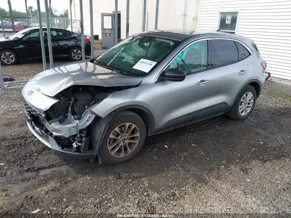 1FMCU0G6XNUB13770 2022 FORD ESCAPE - Image 2