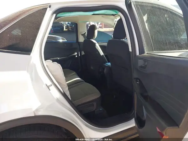 1FMCU0G6XNUB91594 2022 FORD ESCAPE - Image 8