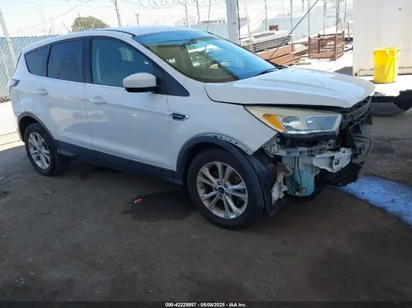 1FMCU0G90HUA28709 2017 FORD ESCAPE - Image 1