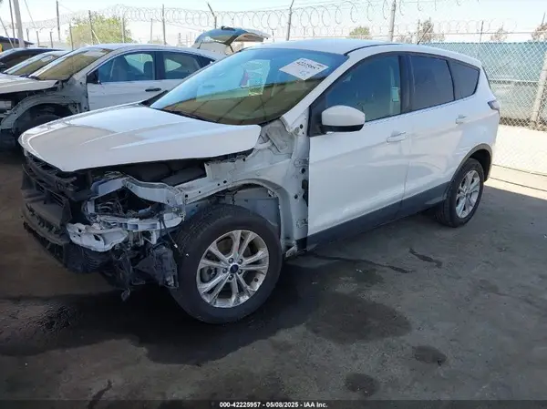 1FMCU0G90HUA28709 2017 FORD ESCAPE - Image 2