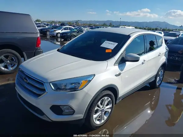 1FMCU0G90HUE16586 2017 FORD ESCAPE - Image 2