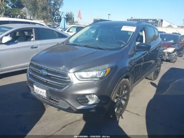 1FMCU0G90HUF11018 2017 FORD ESCAPE - Image 2