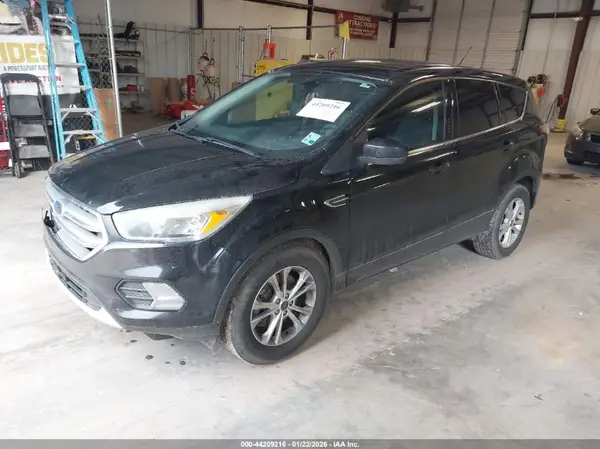 1FMCU0G91HUA24037 2017 FORD ESCAPE - Image 2