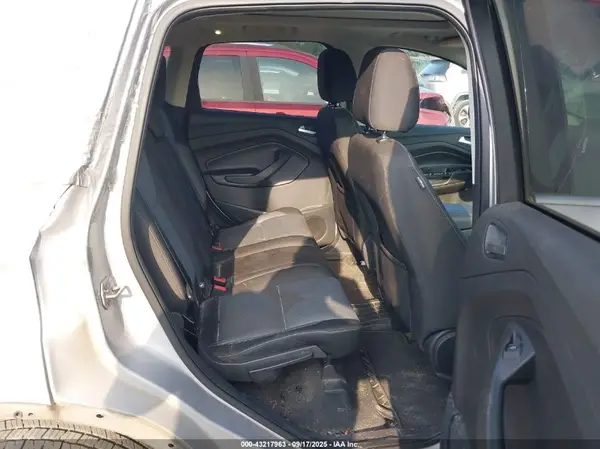 1FMCU0G91HUA24748 2017 FORD ESCAPE - Image 8